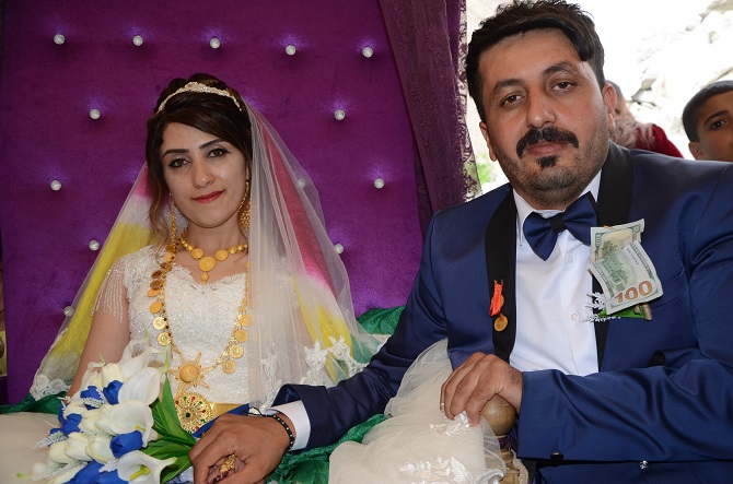 Akgül ve Yiğit ailesinin mutlu günü 100