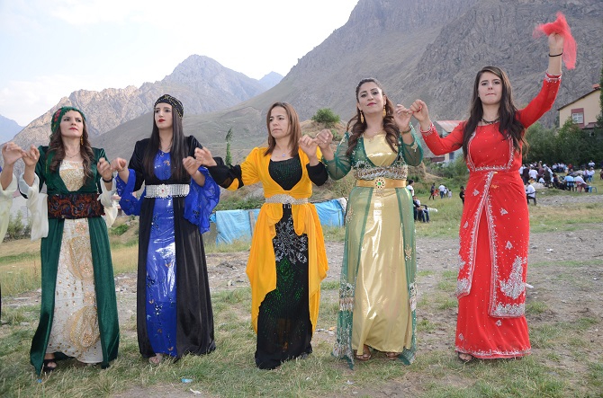 Akgül ve Yiğit ailesinin mutlu günü 104