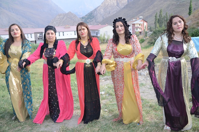 Akgül ve Yiğit ailesinin mutlu günü 105