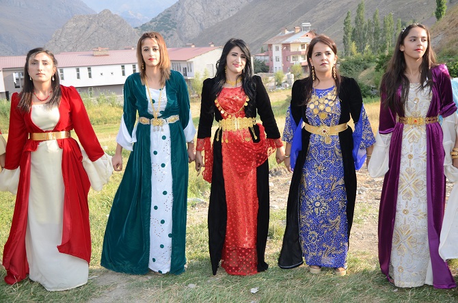 Akgül ve Yiğit ailesinin mutlu günü 108