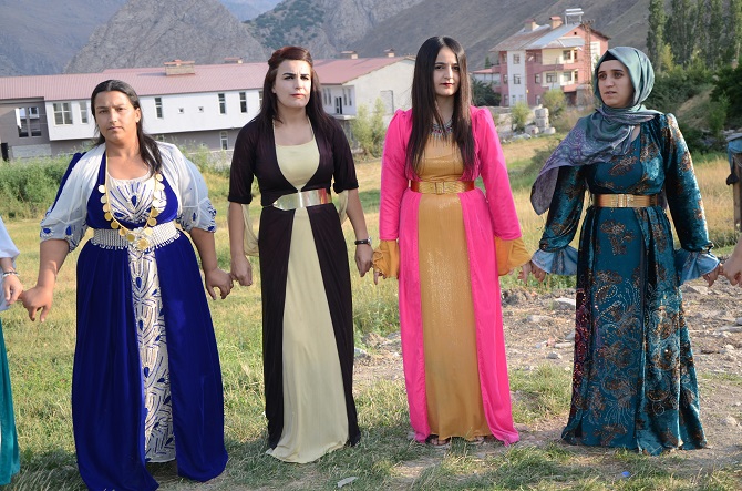 Akgül ve Yiğit ailesinin mutlu günü 110