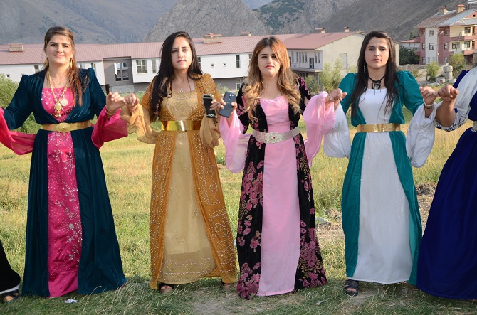 Akgül ve Yiğit ailesinin mutlu günü 111