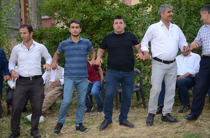 Akgül ve Yiğit ailesinin mutlu günü 113