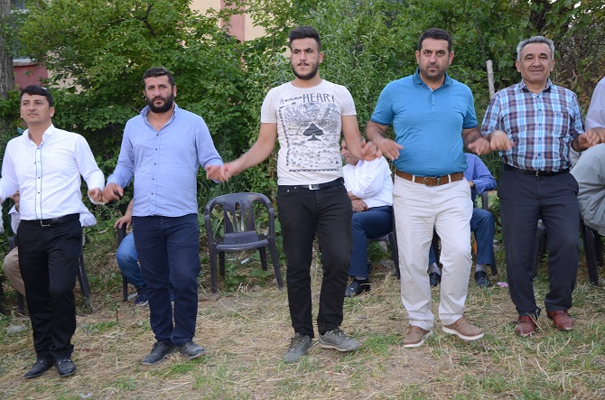 Akgül ve Yiğit ailesinin mutlu günü 115