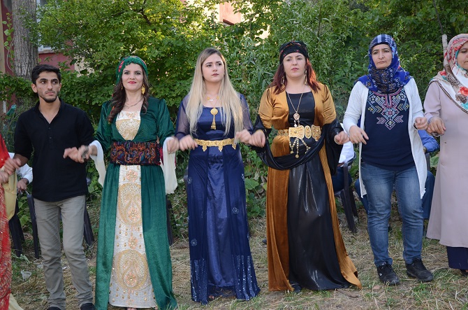 Akgül ve Yiğit ailesinin mutlu günü 119