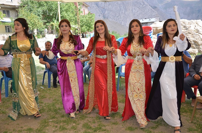 Akgül ve Yiğit ailesinin mutlu günü 122