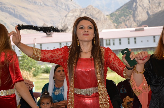 Akgül ve Yiğit ailesinin mutlu günü 130