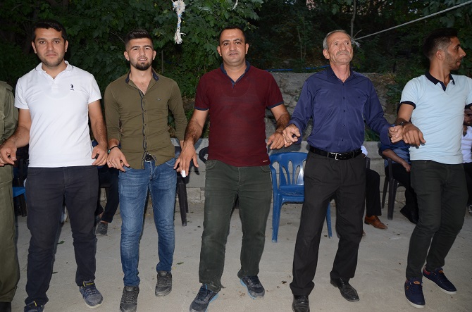 Akgül ve Yiğit ailesinin mutlu günü 143