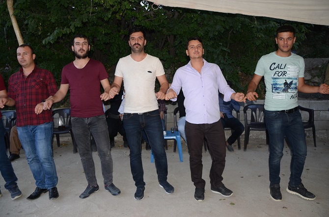 Akgül ve Yiğit ailesinin mutlu günü 145