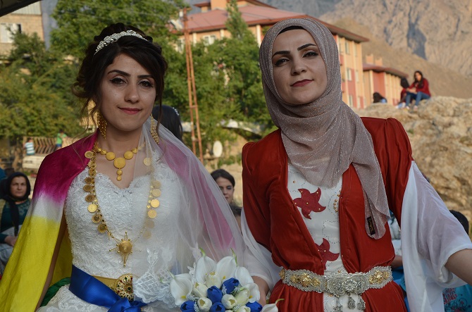 Akgül ve Yiğit ailesinin mutlu günü 148