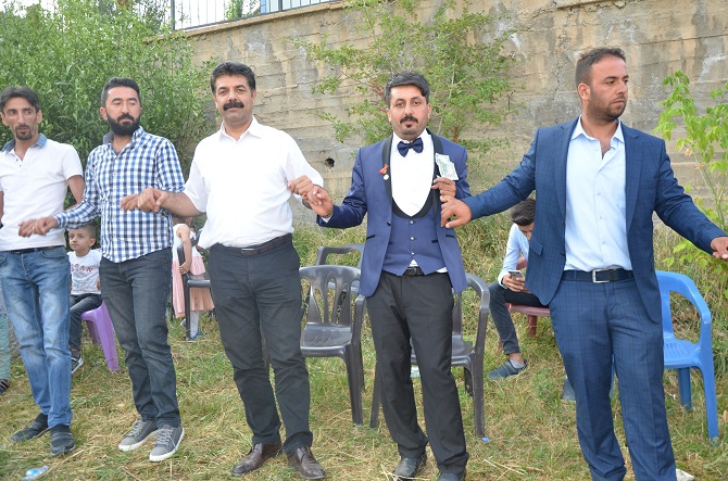 Akgül ve Yiğit ailesinin mutlu günü 153