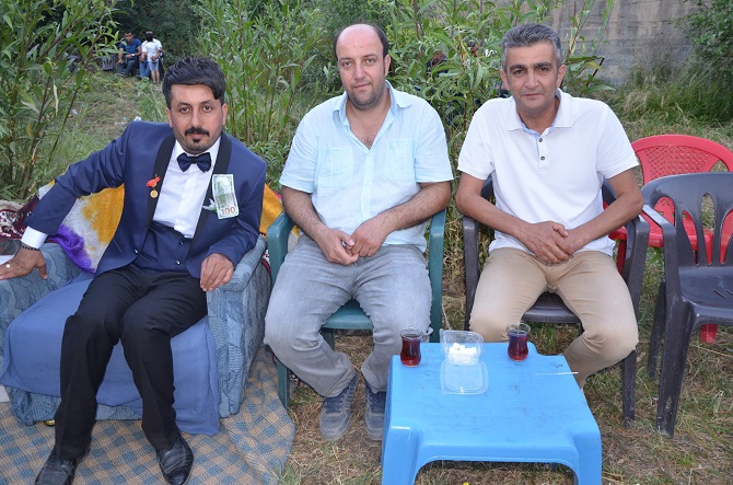 Akgül ve Yiğit ailesinin mutlu günü 160