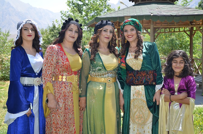 Akgül ve Yiğit ailesinin mutlu günü 25