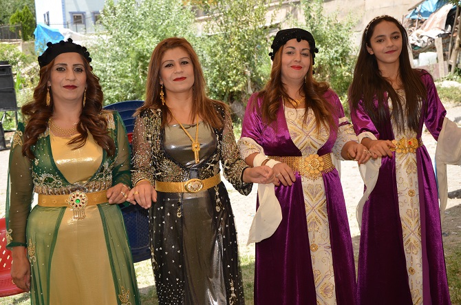 Akgül ve Yiğit ailesinin mutlu günü 50