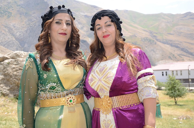 Akgül ve Yiğit ailesinin mutlu günü 52