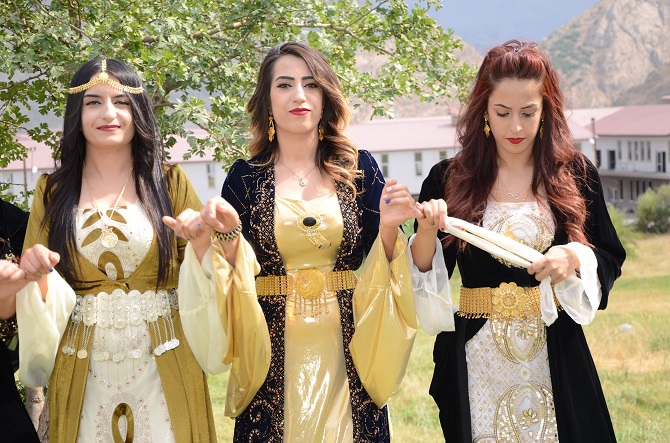 Akgül ve Yiğit ailesinin mutlu günü 70