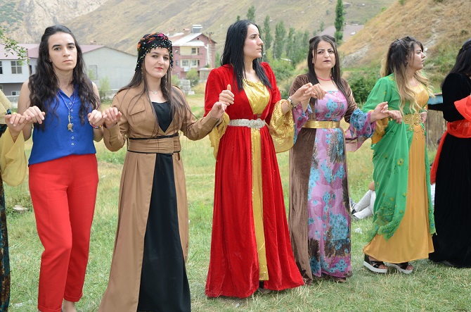 Akgül ve Yiğit ailesinin mutlu günü 78