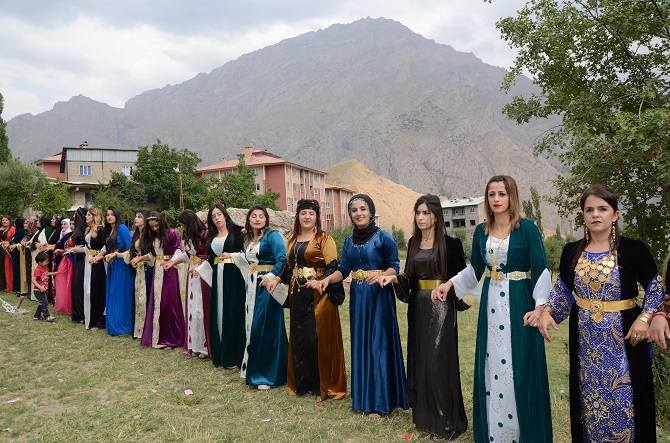 Akgül ve Yiğit ailesinin mutlu günü 80