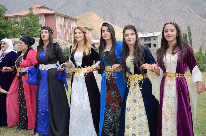 Akgül ve Yiğit ailesinin mutlu günü 82