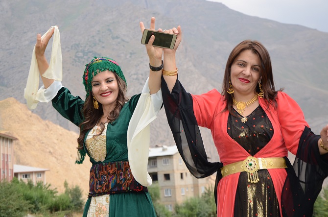 Akgül ve Yiğit ailesinin mutlu günü 84