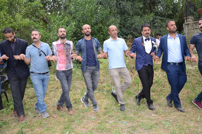 Akgül ve Yiğit ailesinin mutlu günü 87