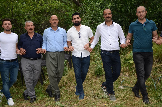 Akgül ve Yiğit ailesinin mutlu günü 88