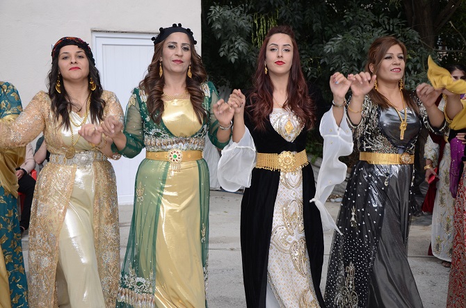 Akgül ve Yiğit ailesinin mutlu günü 93