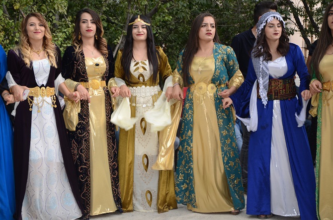 Akgül ve Yiğit ailesinin mutlu günü 95