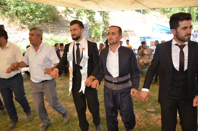 Irak’tan Çukurca’ya gelin geldi 13