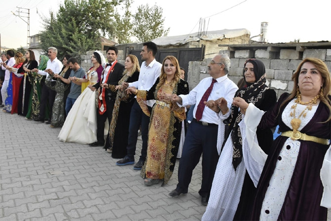 Kahraman ve Karaman ailesinin mutlu günü 10