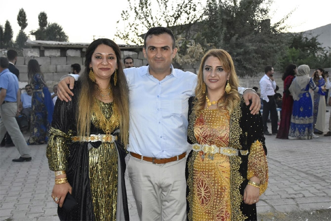 Kahraman ve Karaman ailesinin mutlu günü 19