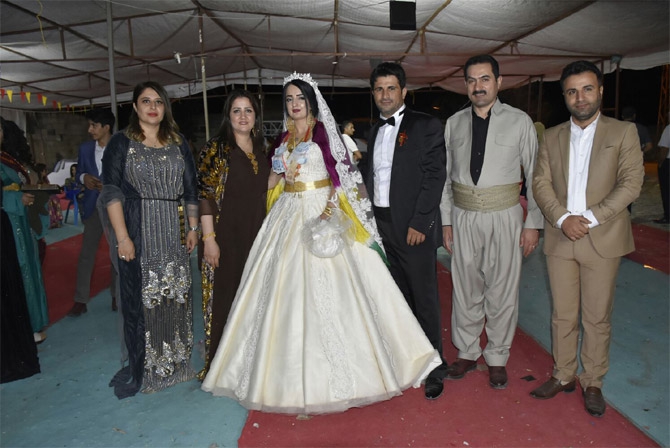 Kahraman ve Karaman ailesinin mutlu günü 23