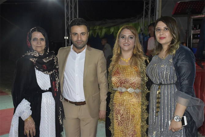 Kahraman ve Karaman ailesinin mutlu günü 25