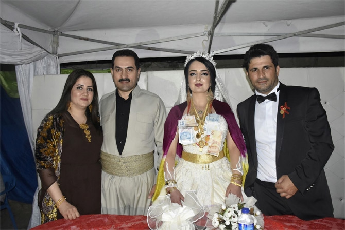 Kahraman ve Karaman ailesinin mutlu günü 27