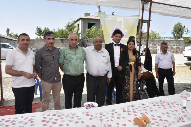 Kahraman ve Karaman ailesinin mutlu günü 31