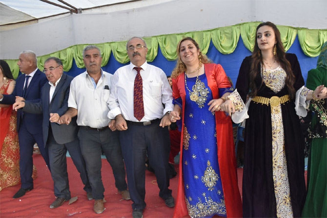 Kahraman ve Karaman ailesinin mutlu günü 5