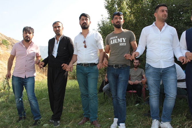 Aydın ve Çelik ailesinin mutlu günü 100