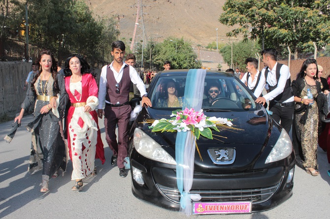 Aydın ve Çelik ailesinin mutlu günü 112