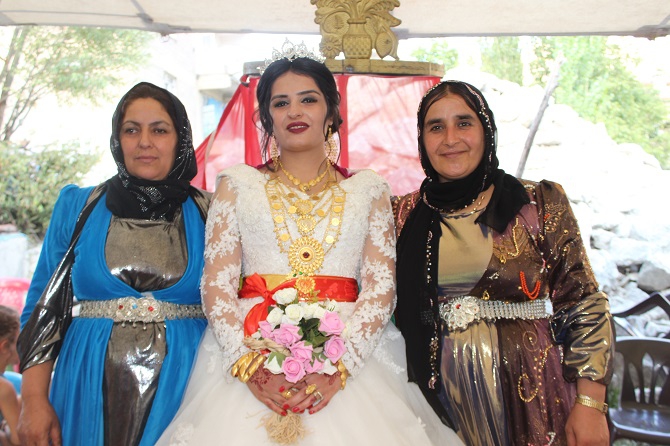 Aydın ve Çelik ailesinin mutlu günü 130