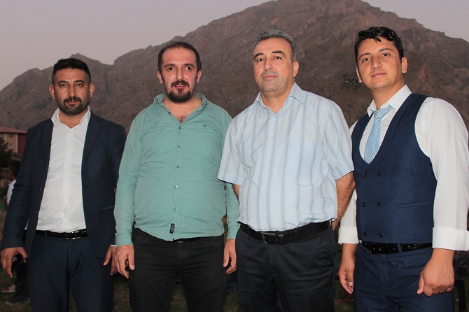 Aydın ve Çelik ailesinin mutlu günü 140