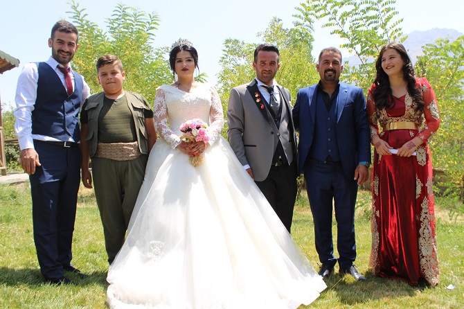 Aydın ve Çelik ailesinin mutlu günü 16