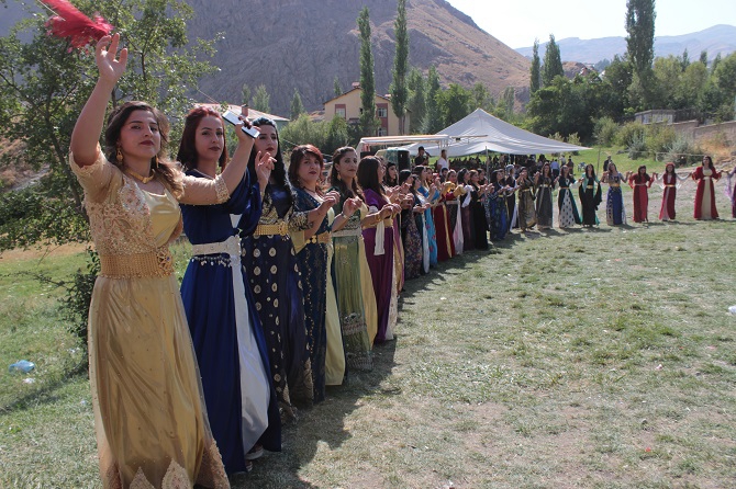 Aydın ve Çelik ailesinin mutlu günü 86