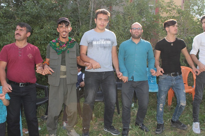 Aydın ve Çelik ailesinin mutlu günü 98