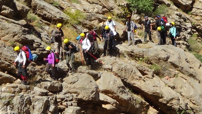 Hakkarili Dağcılardan Sümbül’ün zirvesinde görsel şov! 4