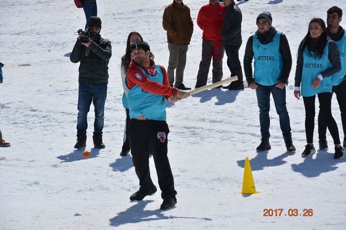 HAKKARİ’DE 'KAR FESTİVALi' 17