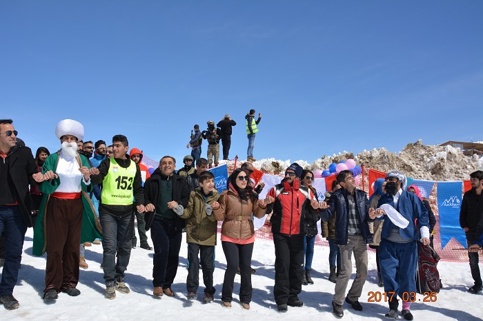 HAKKARİ’DE 'KAR FESTİVALi' 21