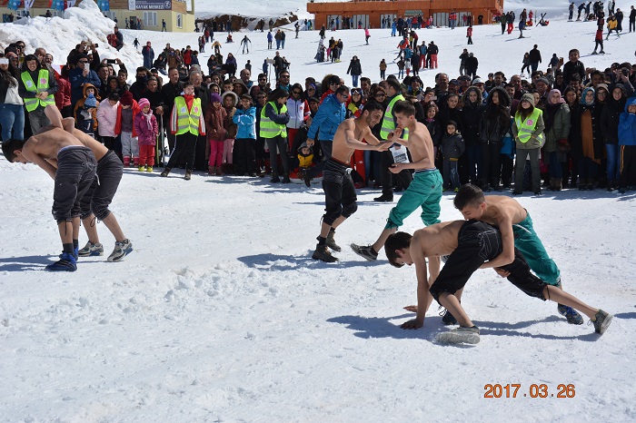 HAKKARİ’DE 'KAR FESTİVALi' 24