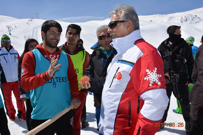 HAKKARİ’DE 'KAR FESTİVALi' 29