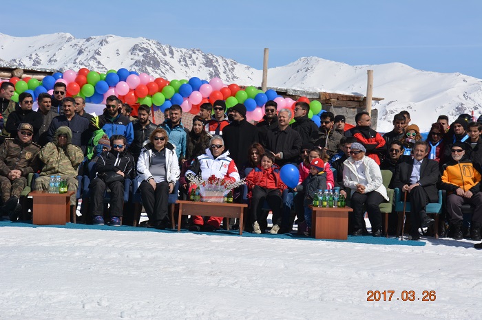HAKKARİ’DE 'KAR FESTİVALi' 30