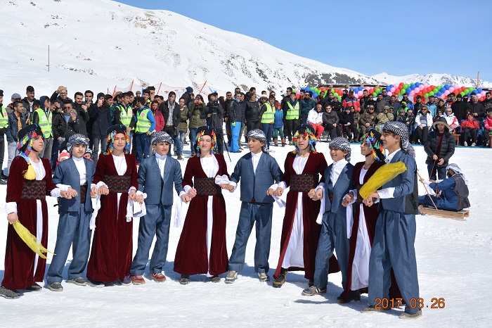 HAKKARİ’DE 'KAR FESTİVALi' 37